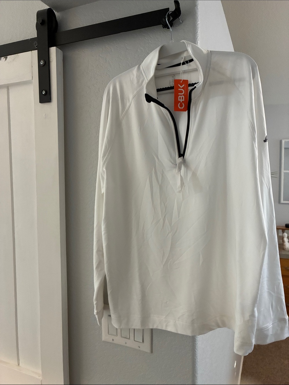 MWT Cbuk !!Men’s White Quarter-Zip Pullover with Black Trim
